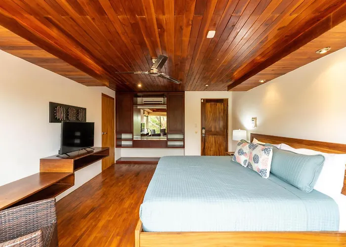 Casa Brisas Del Mar- Luxury 6 Bedroom Ocean View Puerto Viejo de Talamanca
