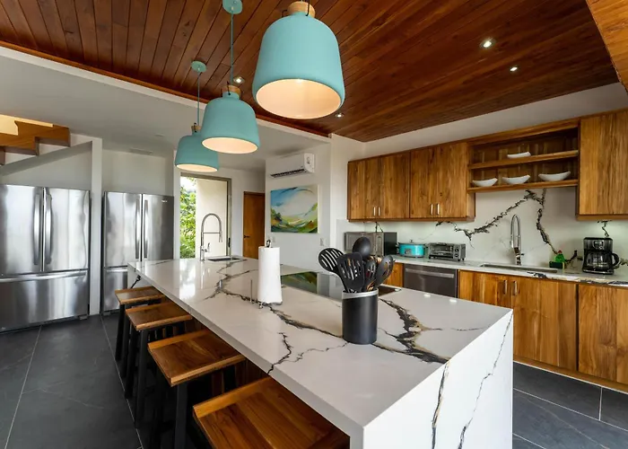 Casa Brisas Del Mar- Luxury 6 Bedroom Ocean View * Puerto Viejo de Talamanca